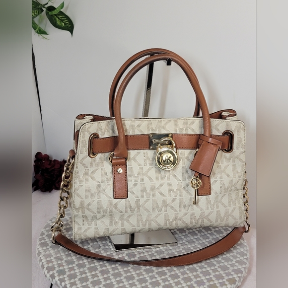 Michael Kors Handbags - EUC Michael Kors Leather Shoulder /Crossbody bags